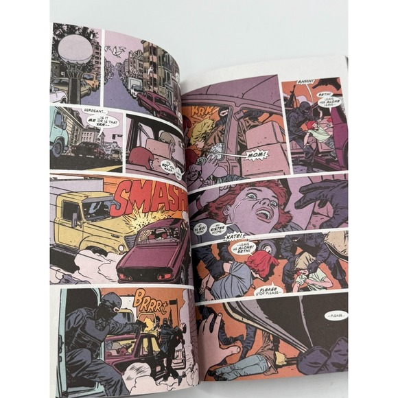 Batwoman: Elegy DC Compact Comics Edition TPB - Greg Rucka JH Williams III - Picture 15 of 16